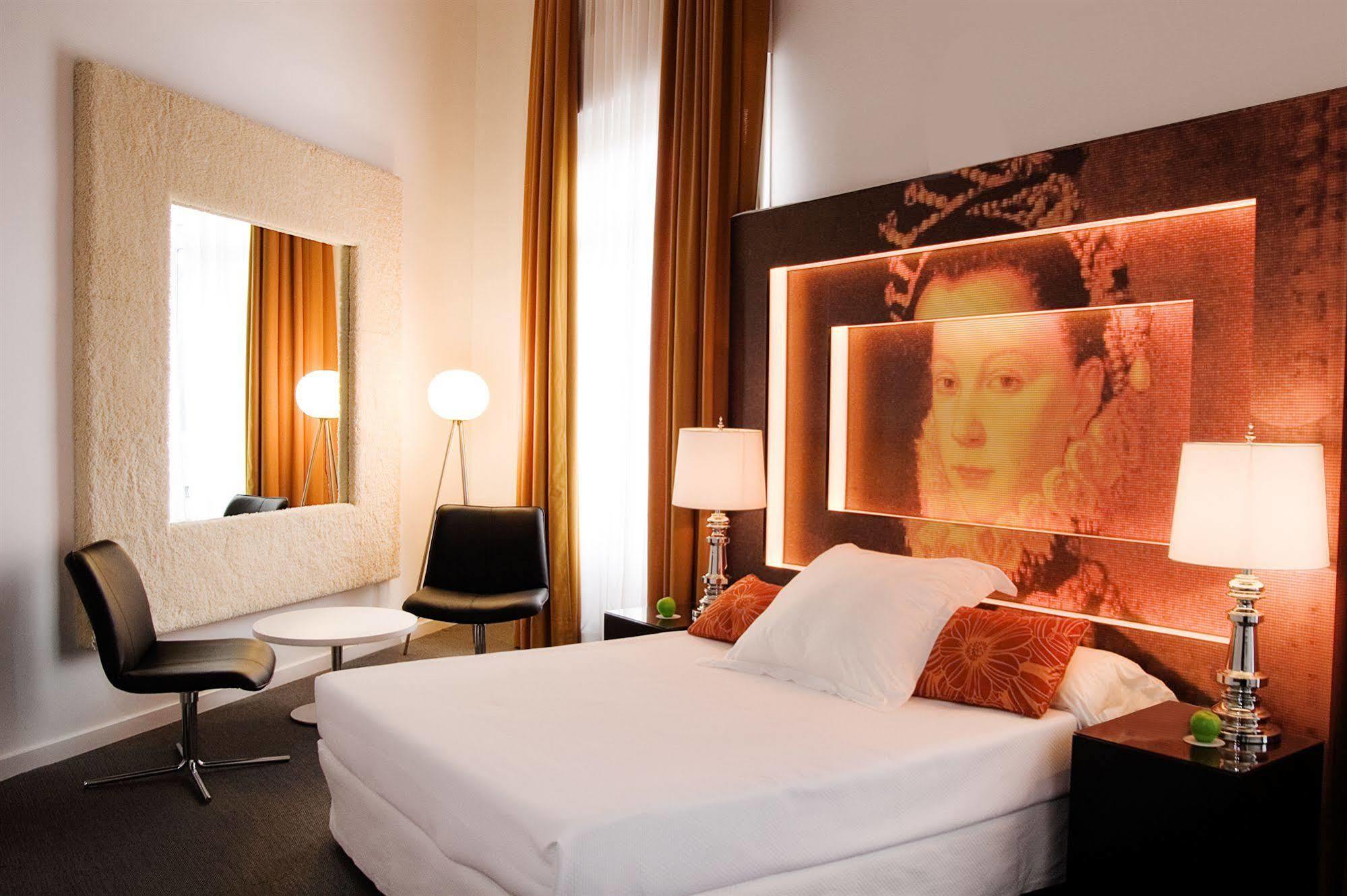 Libere Madrid Palacio Real Room photo
